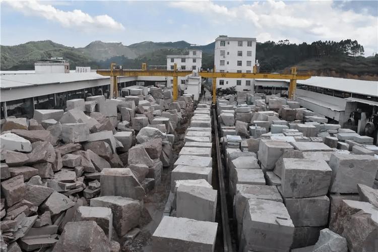 岑溪市聚焦花岗岩矿山生态问题整改推动石材产业绿色发展